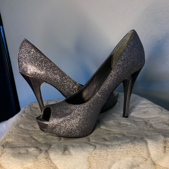 Shoes - Jacqueline ferrar Silver High heels